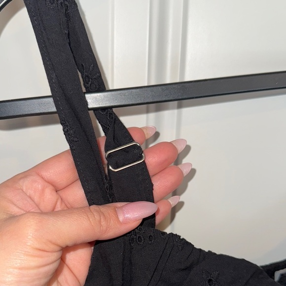 Love tree- Black Cropped Top with Eyelet Detail size Large - Picture 7 of 11